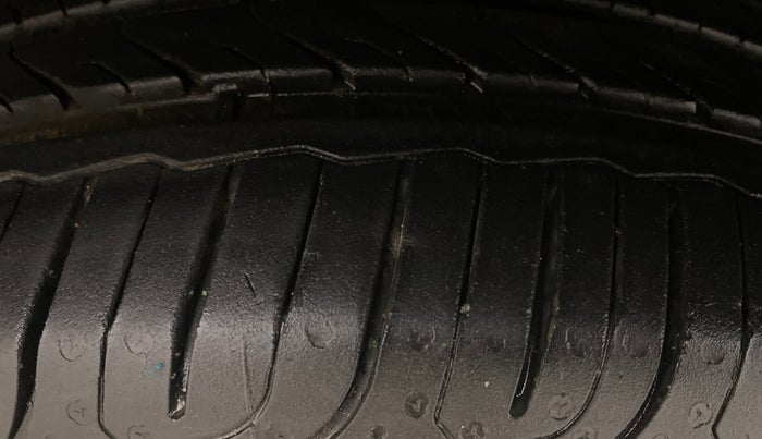 2013 Hyundai i20 ASTA 1.2, Petrol, Manual, 63,013 km, Left Front Tyre Tread