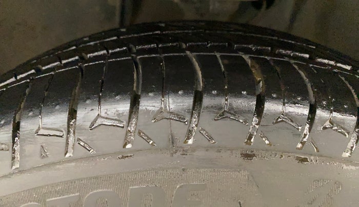 2018 Maruti IGNIS ZETA 1.2 AMT, Petrol, Automatic, 43,007 km, Left Front Tyre Tread