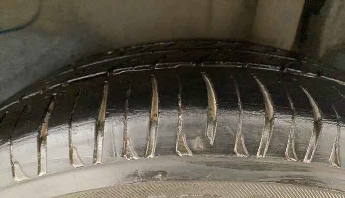 2018 Maruti IGNIS ZETA 1.2 AMT, Petrol, Automatic, 43,007 km, Left Rear Tyre Tread