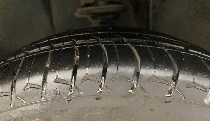 2018 Maruti IGNIS ZETA 1.2 AMT, Petrol, Automatic, 43,007 km, Right Front Tyre Tread