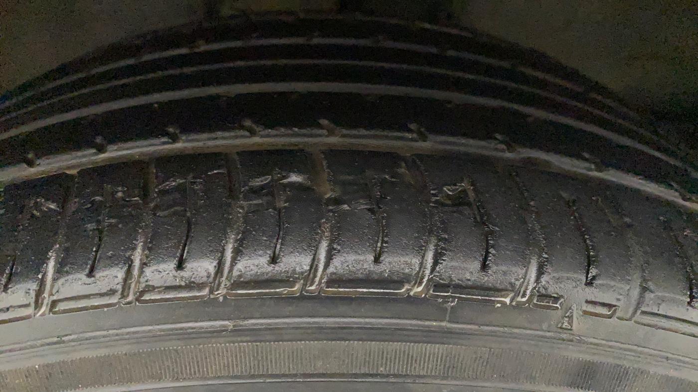 2017 Toyota Corolla Altis VL CVT PETROL, Petrol, Automatic, 56,820 km, Right Front Tyre Tread