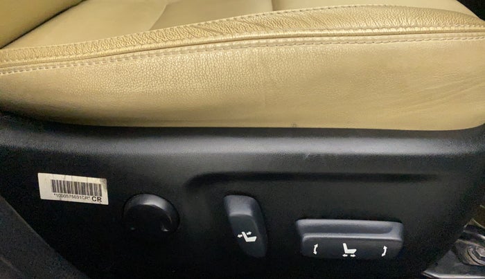 2017 Toyota Corolla Altis VL CVT PETROL, Petrol, Automatic, 56,820 km, Driver Side Adjustment Panel