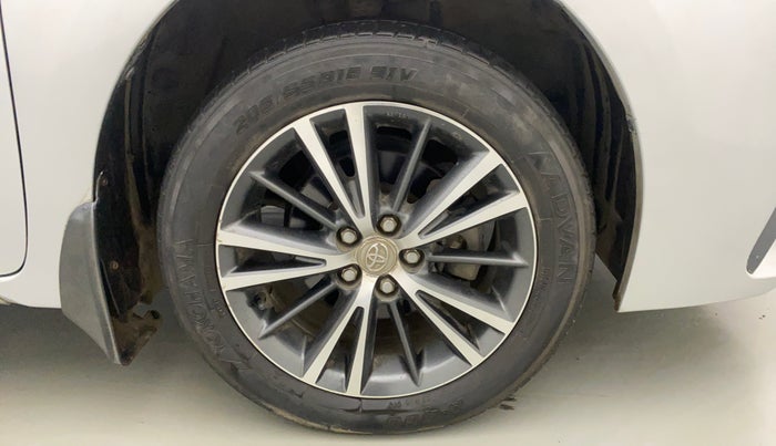 2017 Toyota Corolla Altis VL CVT PETROL, Petrol, Automatic, 56,820 km, Right Front Wheel