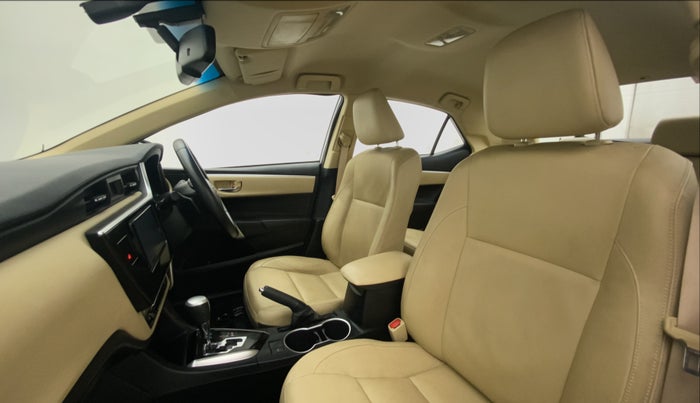 2017 Toyota Corolla Altis VL CVT PETROL, Petrol, Automatic, 56,820 km, Right Side Front Door Cabin
