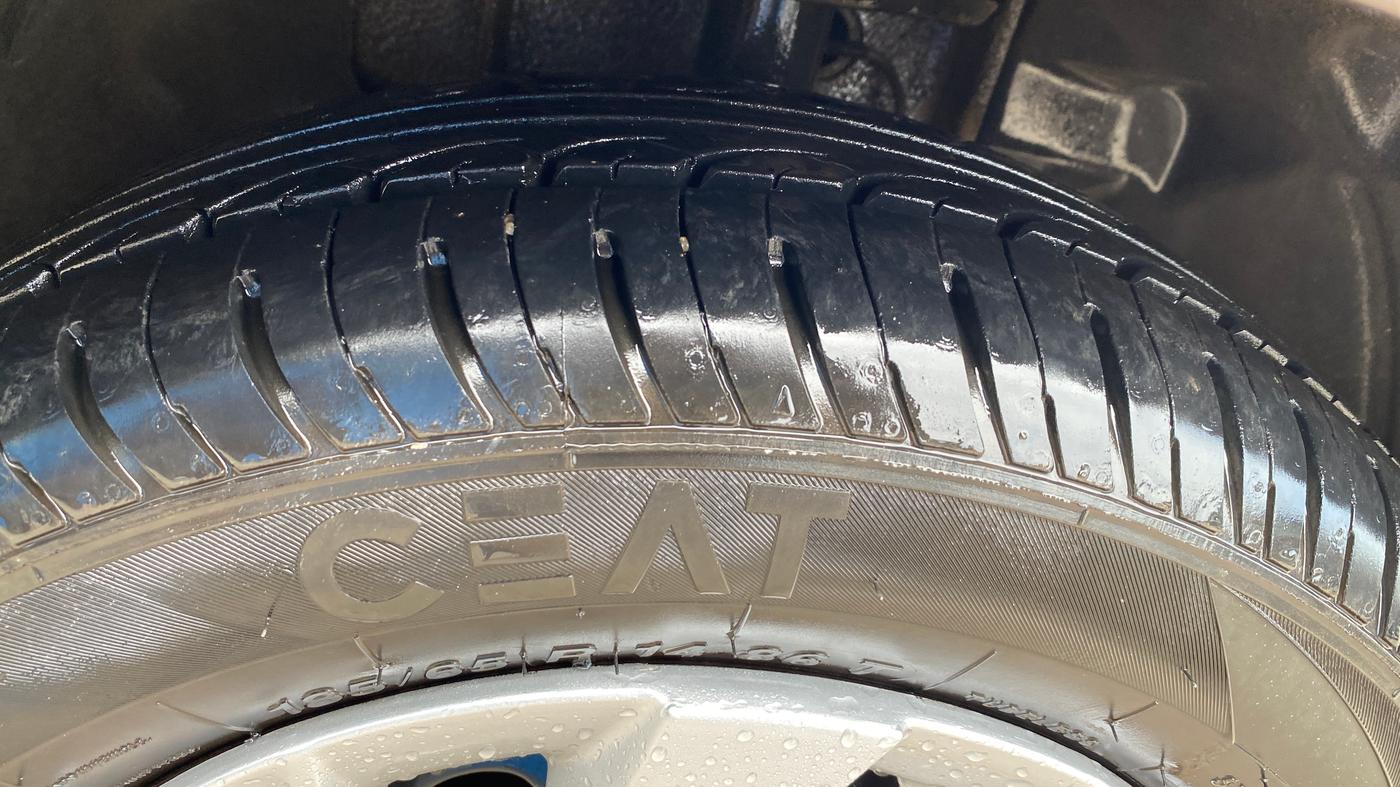 2017 Tata Tiago XT PETROL, Petrol, Manual, 99,653 km, Right Front Tyre Tread