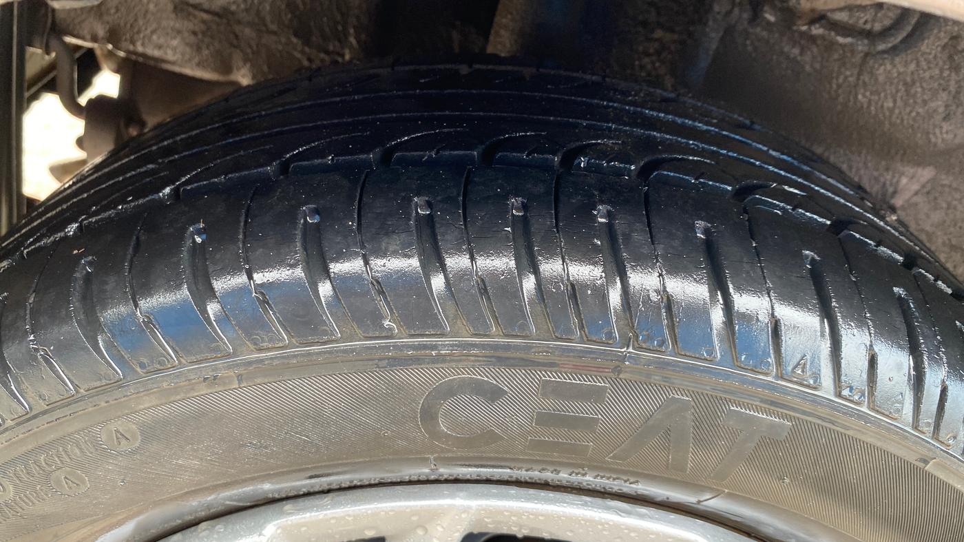 2017 Tata Tiago XT PETROL, Petrol, Manual, 99,653 km, Right Rear Tyre Tread