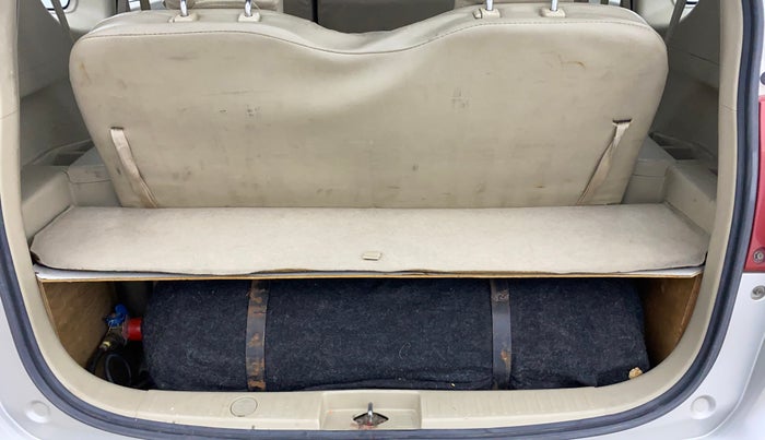 2016 Maruti Ertiga VXI, CNG, Manual, 48,689 km, Boot Inside