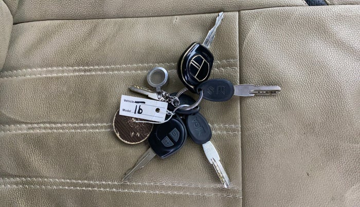 2016 Maruti Ertiga VXI, CNG, Manual, 48,689 km, Key Close Up