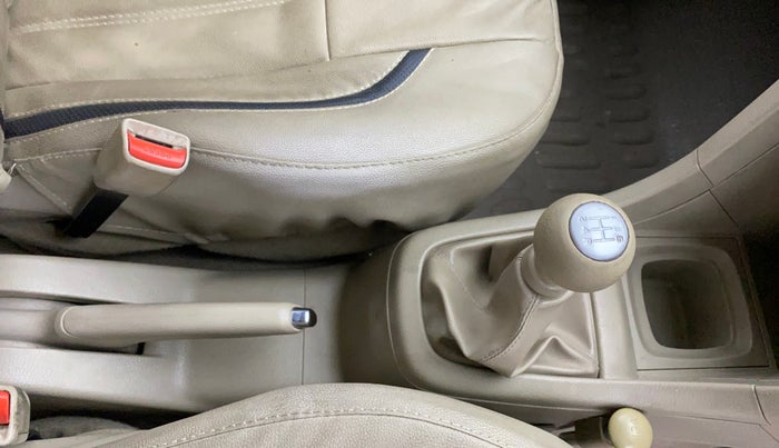 2016 Maruti Ertiga VXI, CNG, Manual, 48,689 km, Gear Lever