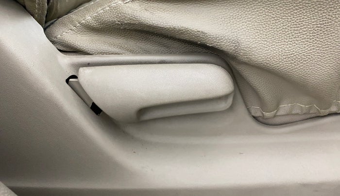 2016 Maruti Ertiga VXI, CNG, Manual, 48,689 km, Driver Side Adjustment Panel