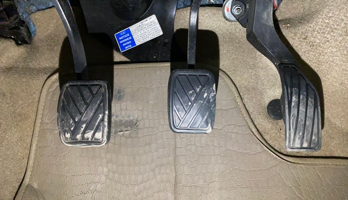 2016 Maruti Ertiga VXI, CNG, Manual, 48,689 km, Pedals