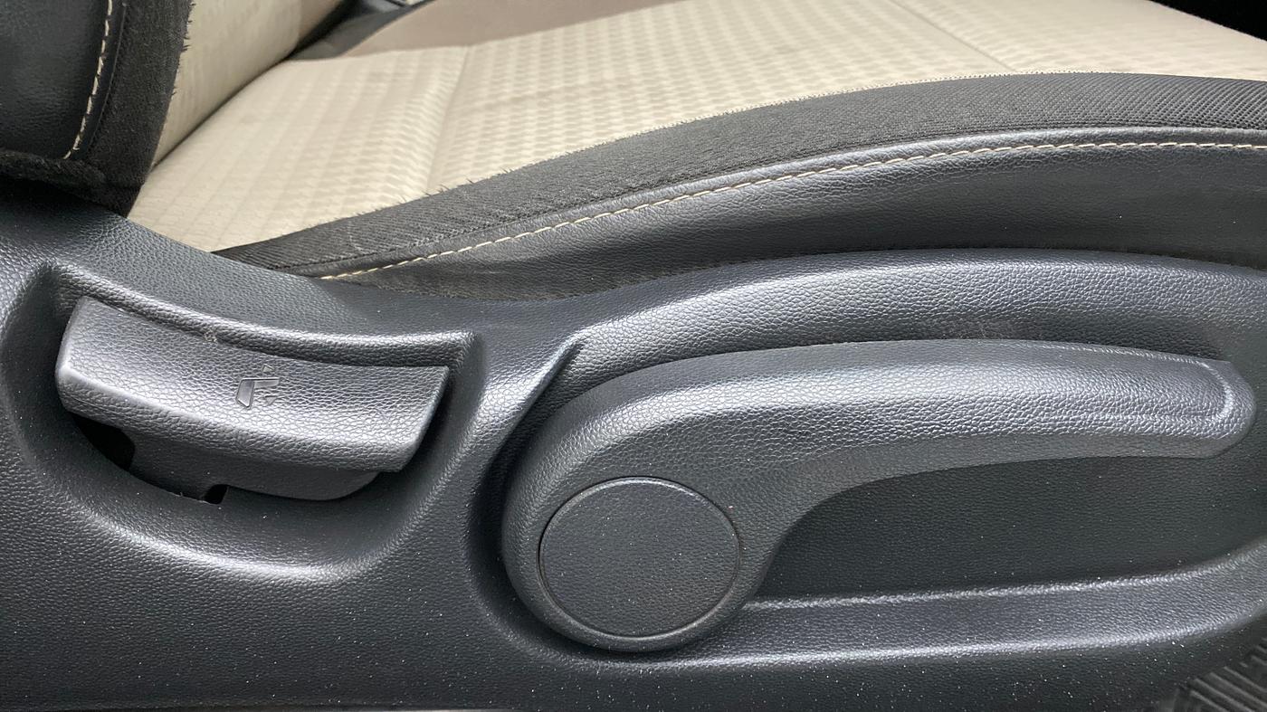 2019 Hyundai Elite i20 1.4 SPORTS PLUS CRDI, Diesel, Manual, 66,507 km, Driver Side Adjustment Panel