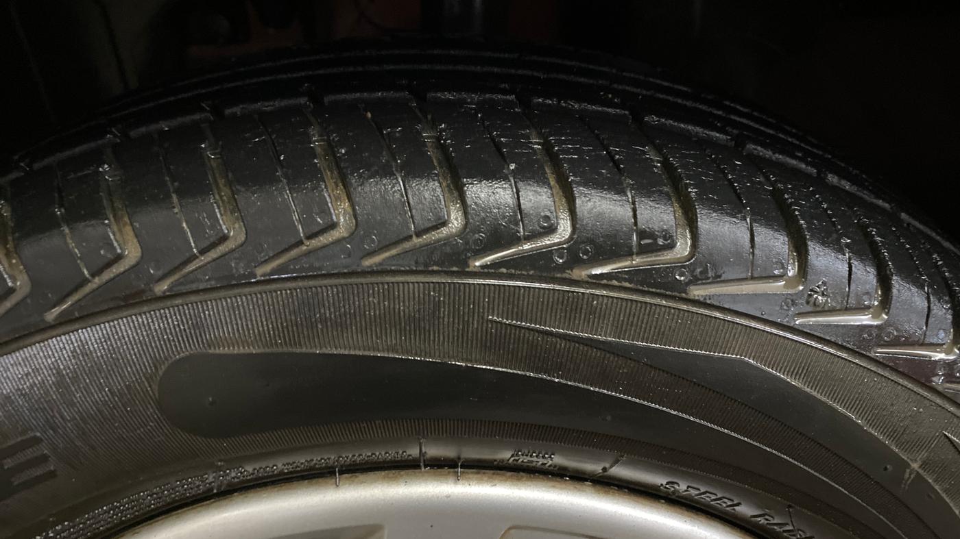2018 Renault Kwid RXT 1.0 (O), Petrol, Manual, 29,678 km, Left Front Tyre Tread