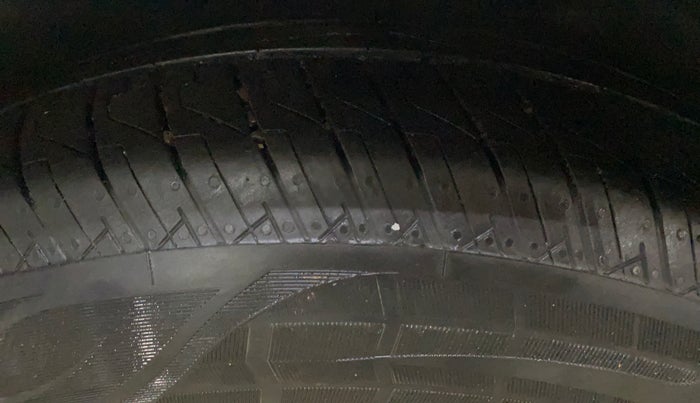 2019 Skoda Rapid 1.6 MPI ACTIVE, Petrol, Manual, 43,215 km, Left Front Tyre Tread