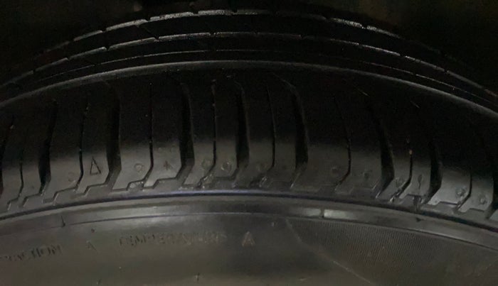 2019 Skoda Rapid 1.6 MPI ACTIVE, Petrol, Manual, 43,215 km, Right Rear Tyre Tread