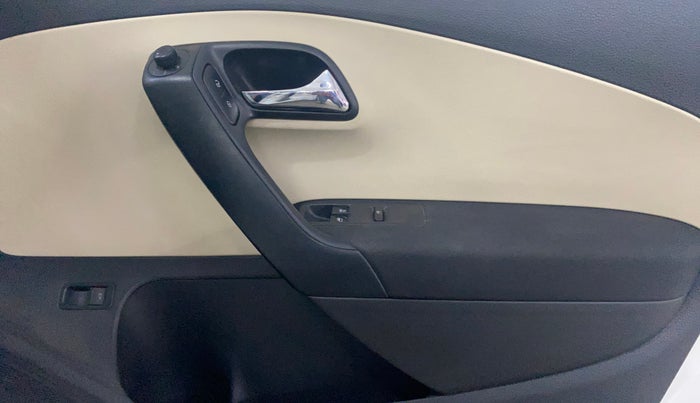 2019 Skoda Rapid 1.6 MPI ACTIVE, Petrol, Manual, 43,215 km, Driver Side Door Panels Control