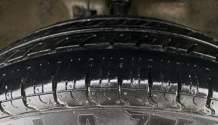 2017 Maruti Wagon R 1.0 LXI, Petrol, Manual, 88,506 km, Right Front Tyre Tread