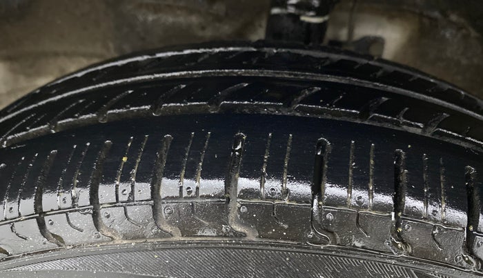 2017 Maruti Wagon R 1.0 LXI, Petrol, Manual, 88,506 km, Left Front Tyre Tread
