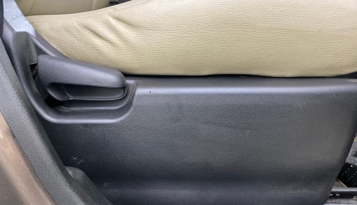 2016 Maruti Wagon R 1.0 VXI AMT, Petrol, Automatic, 74,465 km, Driver Side Adjustment Panel