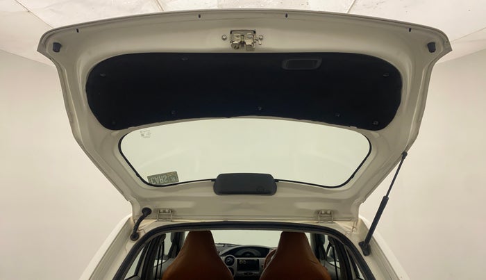 2011 Toyota Etios Liva G, Petrol, Manual, 67,906 km, Boot Door Open