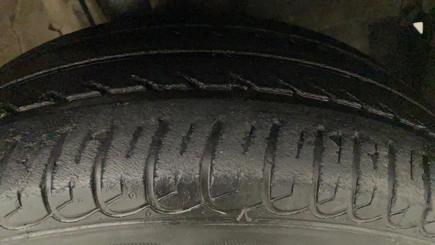 2011 Toyota Etios Liva G, Petrol, Manual, 67,906 km, Left Front Tyre Tread
