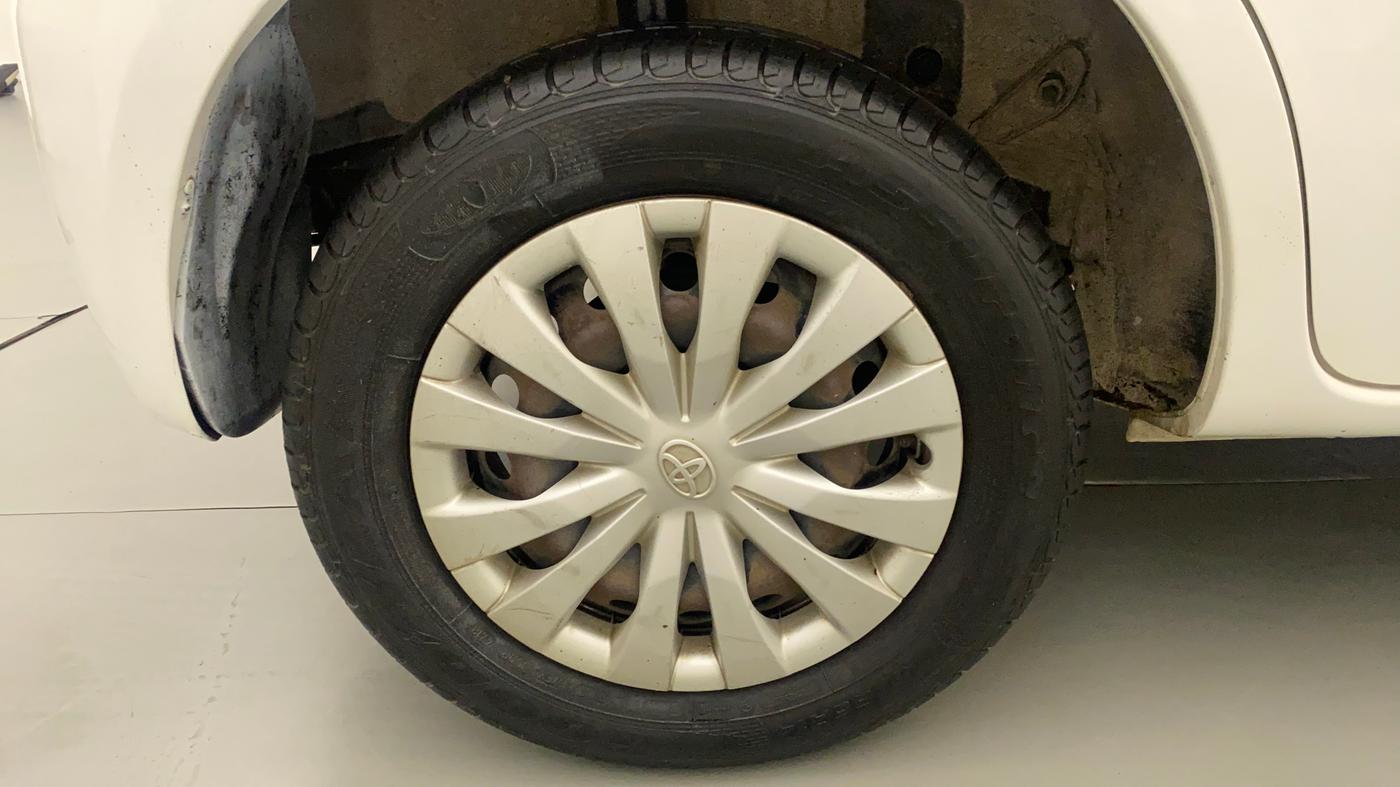 2011 Toyota Etios Liva G, Petrol, Manual, 67,906 km, Right Rear Wheel