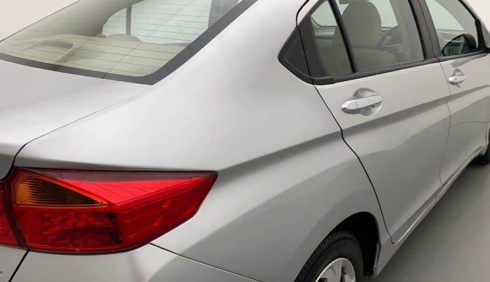 2015 Honda City 1.5L I-VTEC V MT, Petrol, Manual, 76,831 km, Right quarter panel - Minor scratches