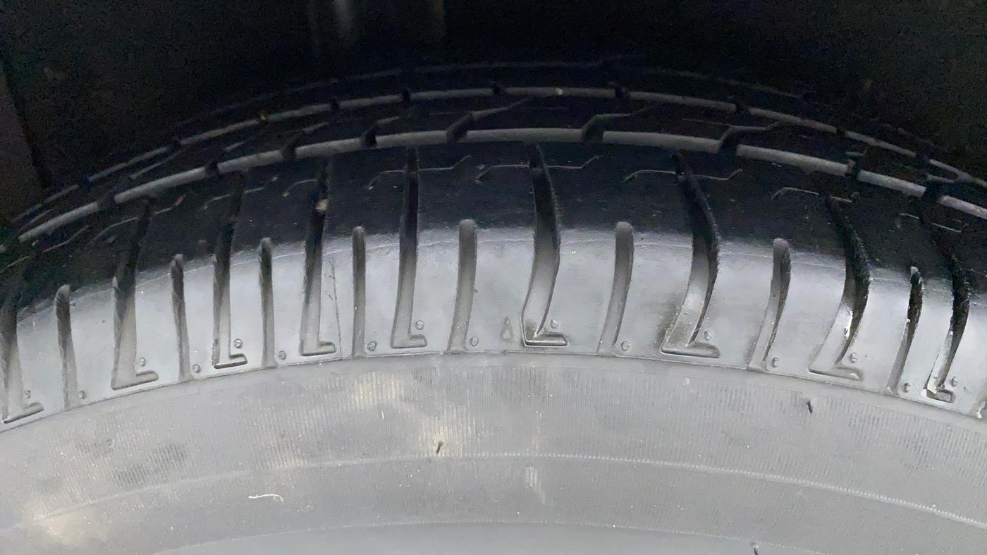 2016 Ford Ecosport TITANIUM+ 1.5L DIESEL, Diesel, Manual, 1,09,262 km, Right Rear Tyre Tread