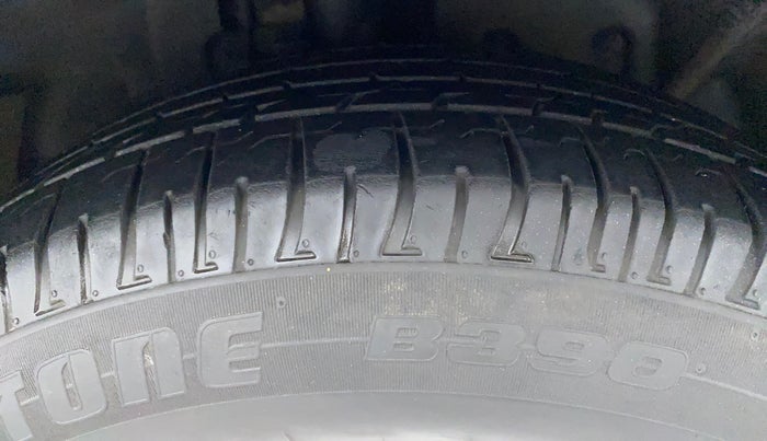 2016 Ford Ecosport TITANIUM+ 1.5L DIESEL, Diesel, Manual, 1,09,262 km, Right Front Tyre Tread
