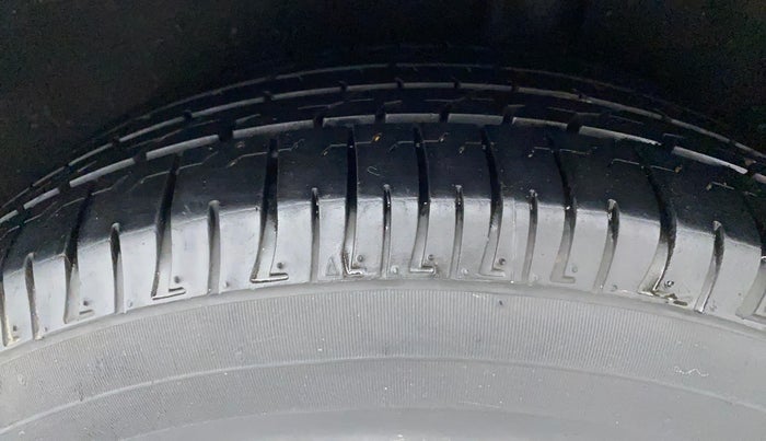 2016 Ford Ecosport TITANIUM+ 1.5L DIESEL, Diesel, Manual, 1,09,262 km, Left Rear Tyre Tread
