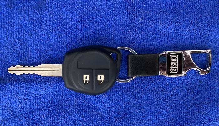 2016 Maruti Swift VXI, Petrol, Manual, 32,381 km, Key Close Up