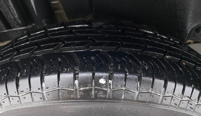 2016 Maruti Swift VXI, Petrol, Manual, 32,381 km, Right Rear Tyre Tread