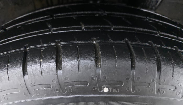 2021 Hyundai GRAND I10 NIOS SPORTZ PETROL, Petrol, Manual, 35,494 km, Left Rear Tyre Tread