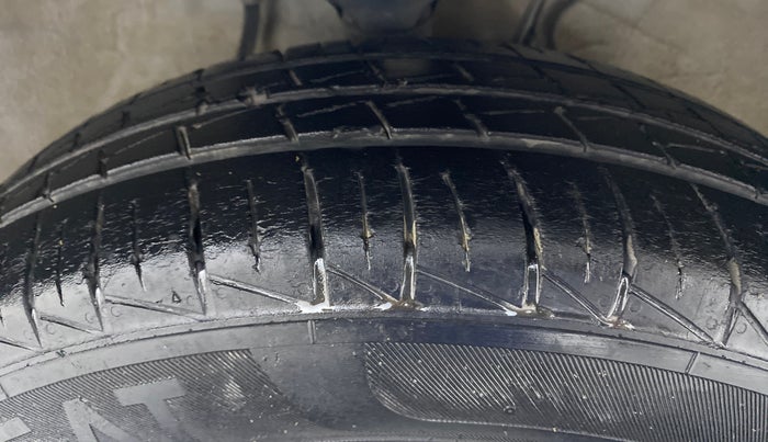 2019 Maruti Alto LXI, Petrol, Manual, 17,754 km, Right Front Tyre Tread