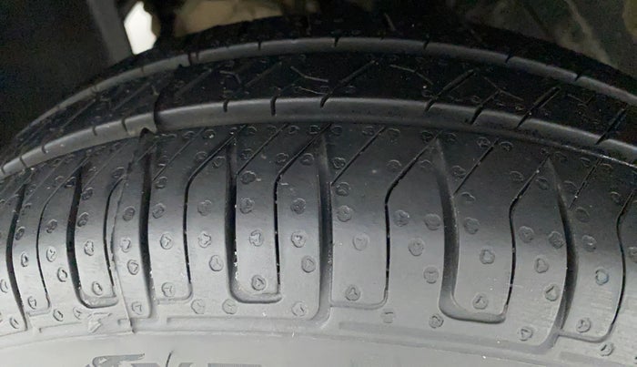 2017 Datsun Go T, Petrol, Manual, 55,770 km, Left Front Tyre Tread