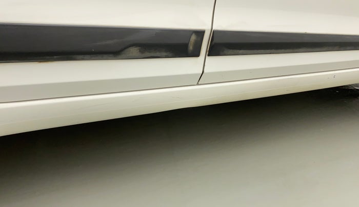 2016 Hyundai Elite i20 MAGNA 1.2, Petrol, Manual, 43,099 km, Right running board - Slightly dented