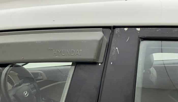 2016 Hyundai Elite i20 MAGNA 1.2, Petrol, Manual, 43,099 km, Front passenger door - Door visor damaged