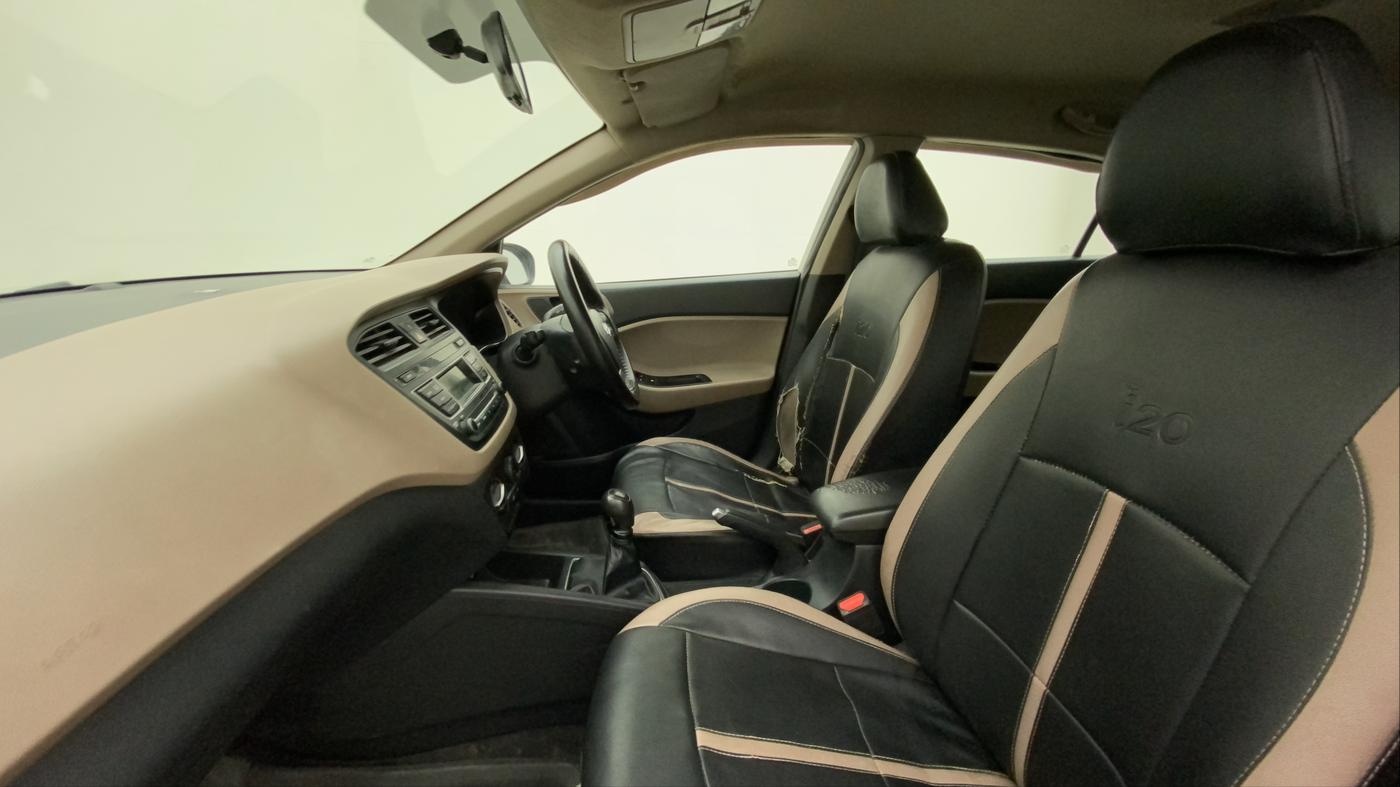 2016 Hyundai Elite i20 MAGNA 1.2, Petrol, Manual, 43,099 km, Right Side Front Door Cabin