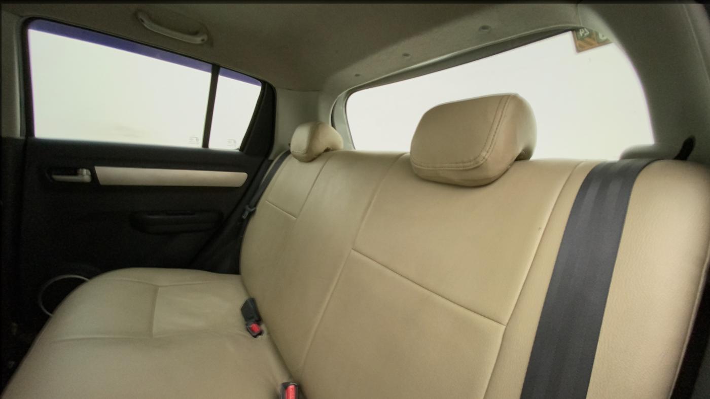 2011 Maruti Swift VXI, Petrol, Manual, 1,34,096 km, Right Side Rear Door Cabin