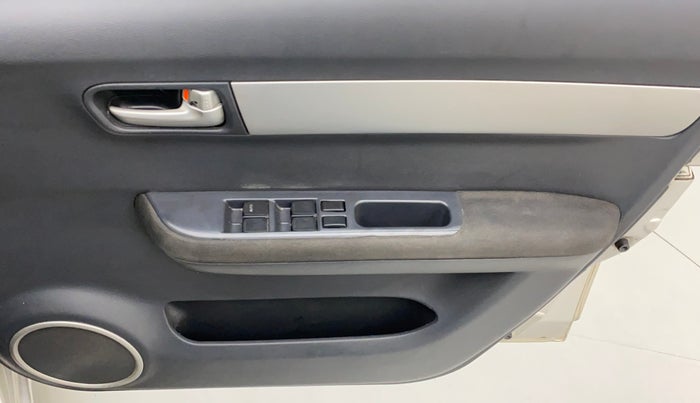2011 Maruti Swift VXI, Petrol, Manual, 1,34,096 km, Driver Side Door Panels Control