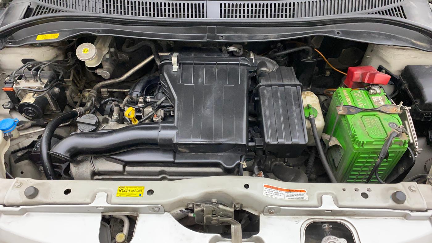 2011 Maruti Swift VXI, Petrol, Manual, 1,34,096 km, Open Bonet