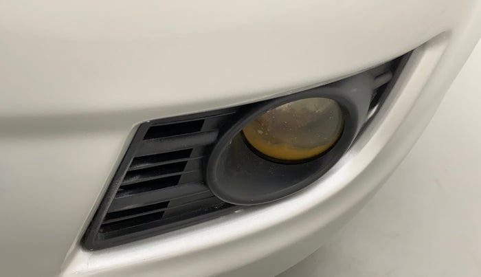 2011 Maruti Swift VXI, Petrol, Manual, 1,34,096 km, Left fog light - Not working