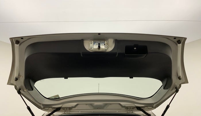 2011 Maruti Swift VXI, Petrol, Manual, 1,34,096 km, Boot Door Open