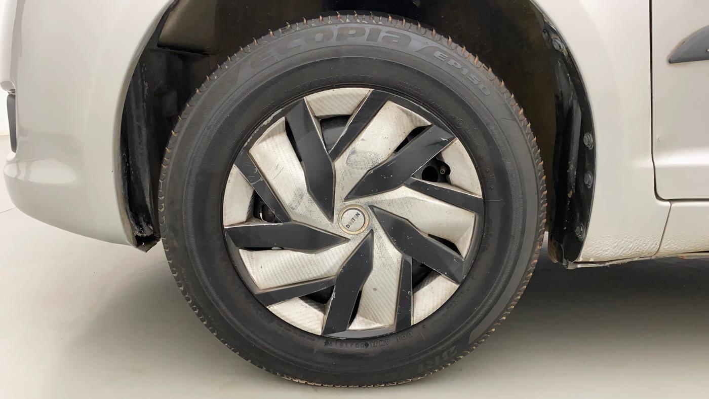 2011 Maruti Swift VXI, Petrol, Manual, 1,34,096 km, Left Front Wheel