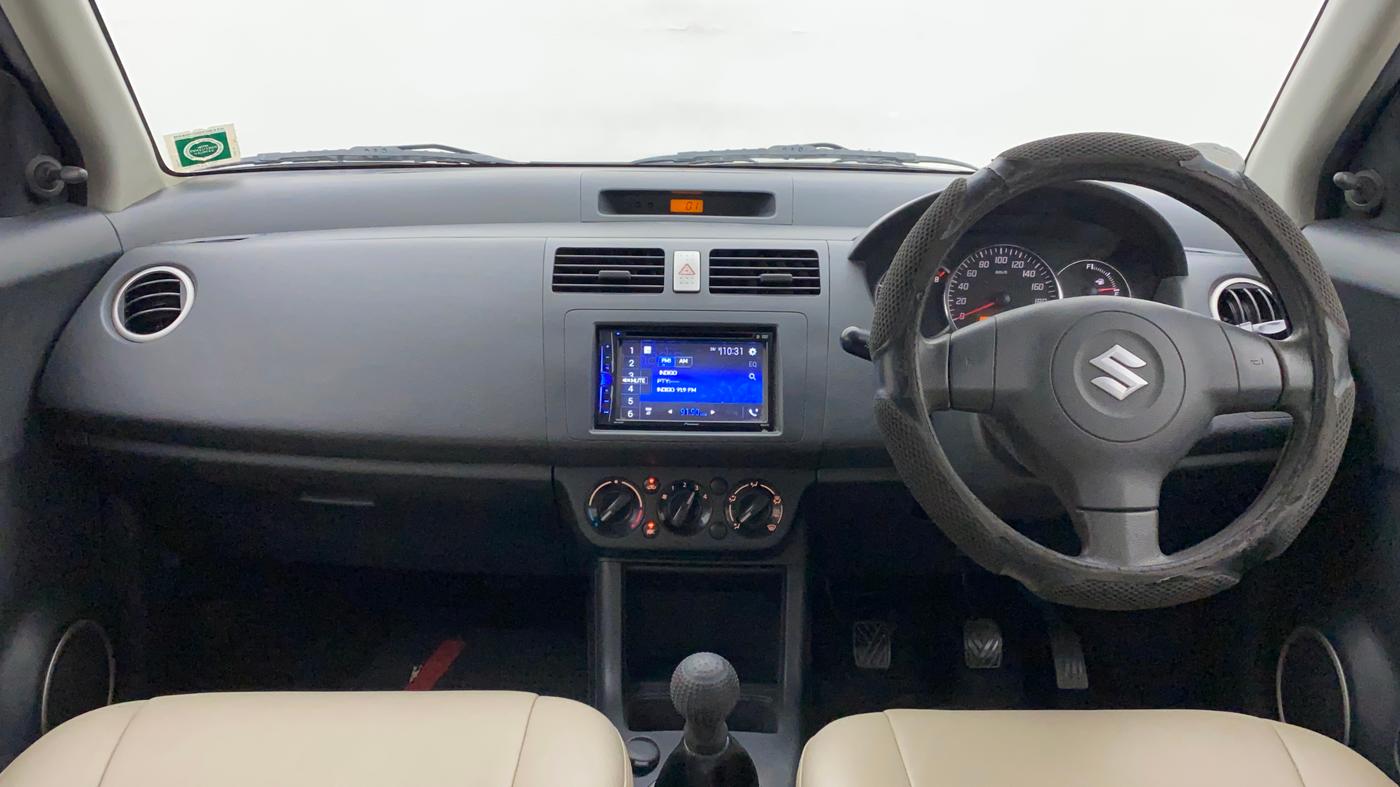 2011 Maruti Swift VXI, Petrol, Manual, 1,34,096 km, Dashboard