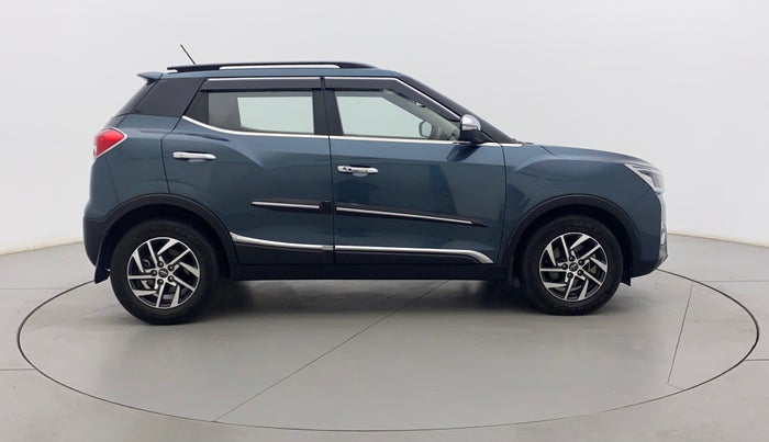 2022 Mahindra XUV300 W8 (O) 1.2 PETROL AMT, Petrol, Automatic, 20,556 km, Right Side View