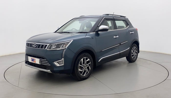 2022 Mahindra XUV300 W8 (O) 1.2 PETROL AMT, Petrol, Automatic, 20,556 km, Left Front Diagonal