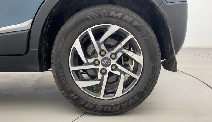 2022 Mahindra XUV300 W8 (O) 1.2 PETROL AMT, Petrol, Automatic, 20,556 km, Left Rear Wheel