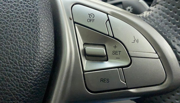 2022 Mahindra XUV300 W8 (O) 1.2 PETROL AMT, Petrol, Automatic, 20,556 km, Adaptive Cruise Control