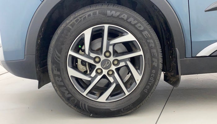 2022 Mahindra XUV300 W8 (O) 1.2 PETROL AMT, Petrol, Automatic, 20,556 km, Left Front Wheel